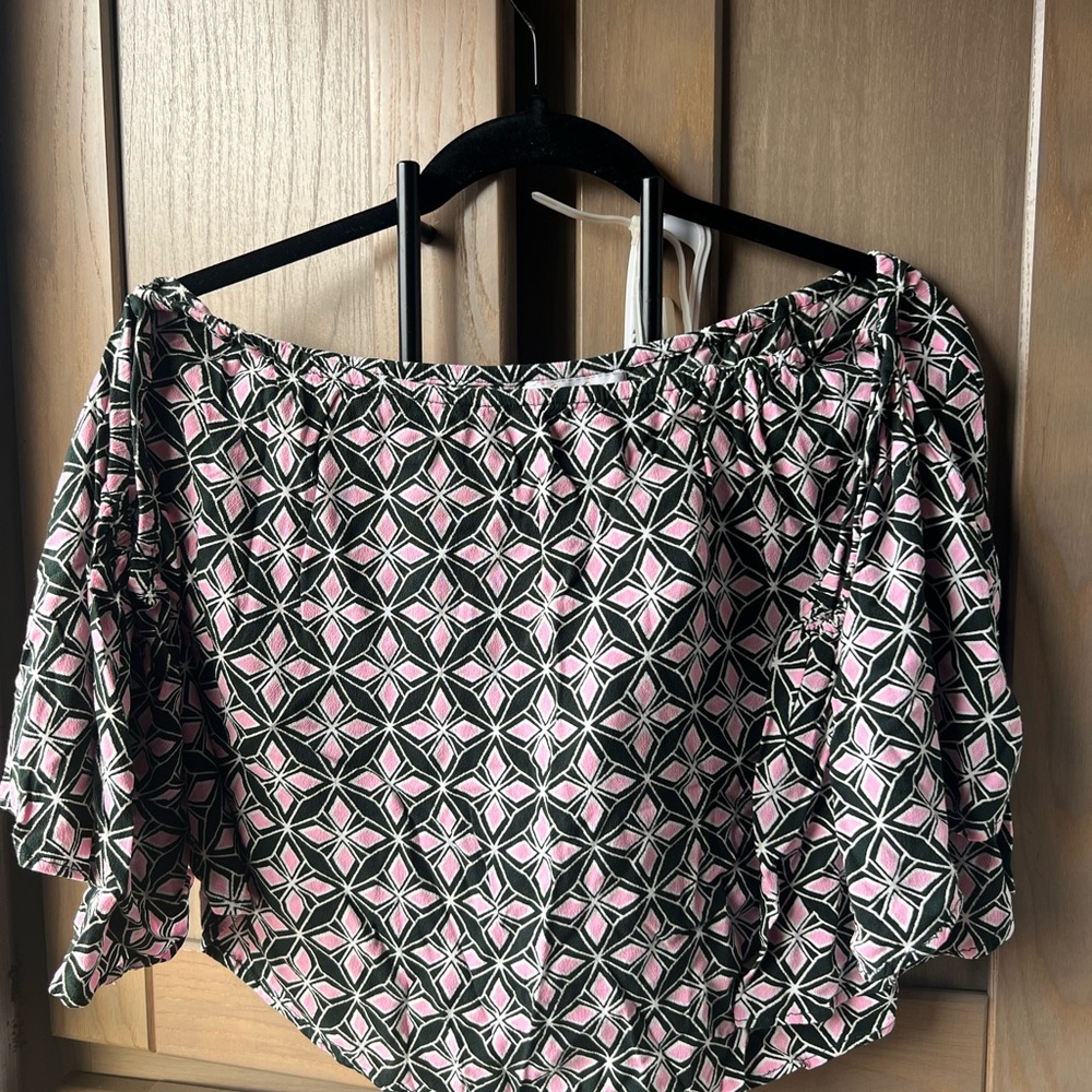 Ava Sky Black, Pink and White off the Draped Sleeve Smocked Crop Blouse Size S